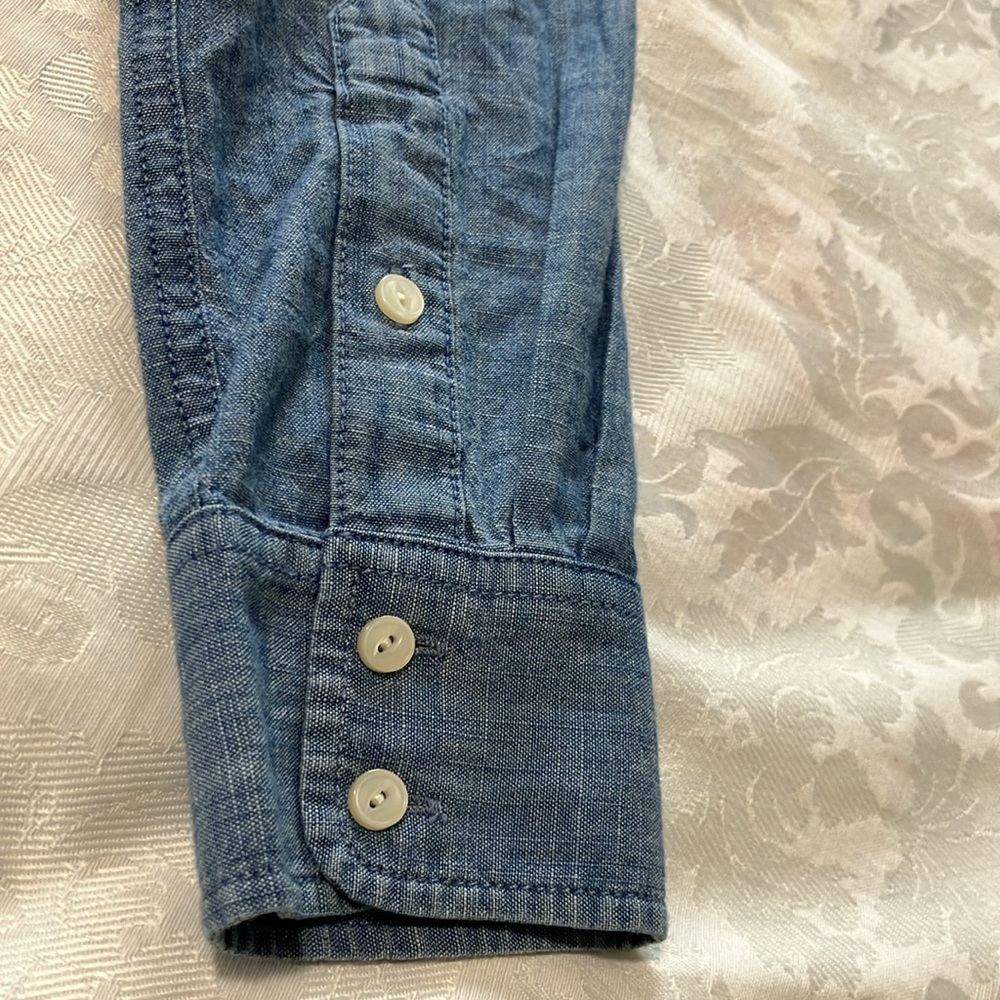 J Crew NWT Chambray Shirt with Pintucking - Picture 4 of 7